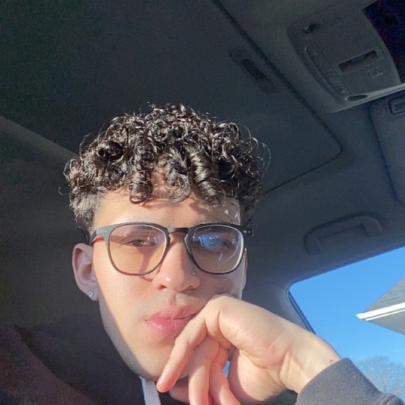 Meet your Posher, Julio - Picture 1 of 1